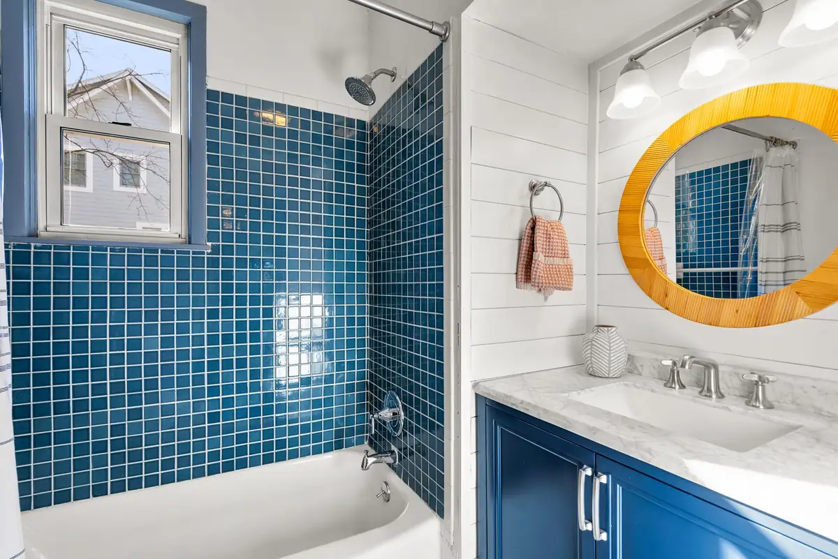 20-web-or-mls-20. 7406 Carroll Ave.jpg