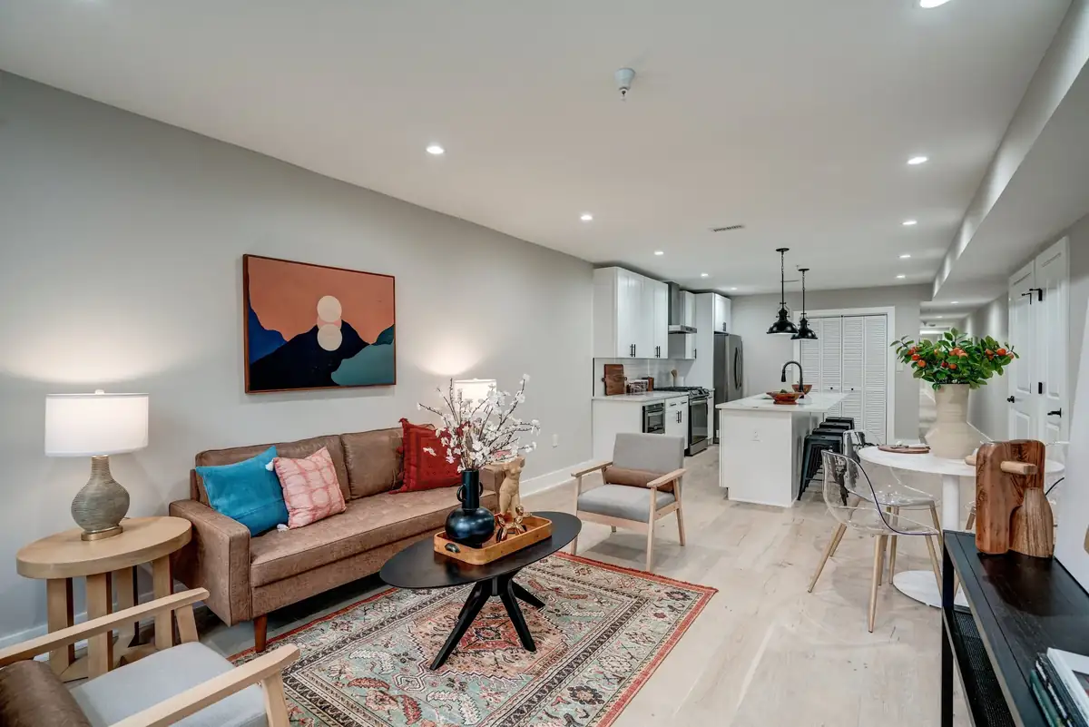 716 Kearny St NE-10.jpg