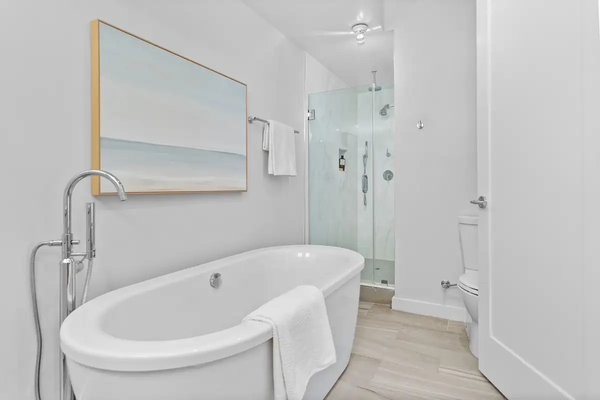 3915 Fulton St NW unit 2 - 0033.jpg