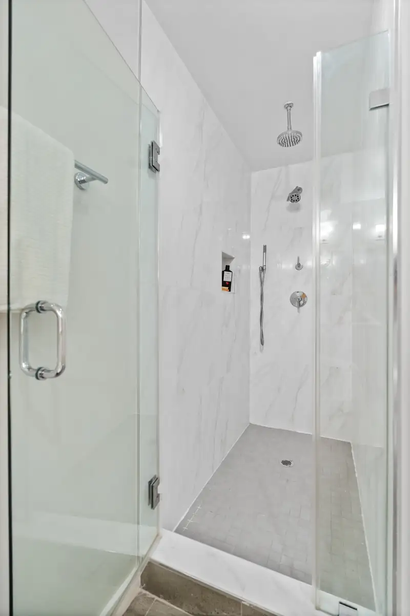 3915 Fulton St NW unit 2 - 0035.jpg