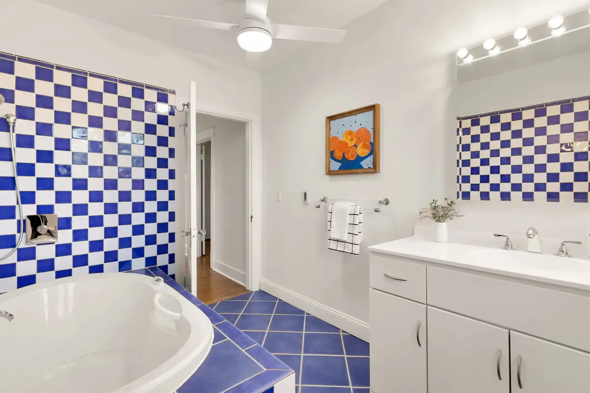 1411 Longfellow St NW-0060.jpg
