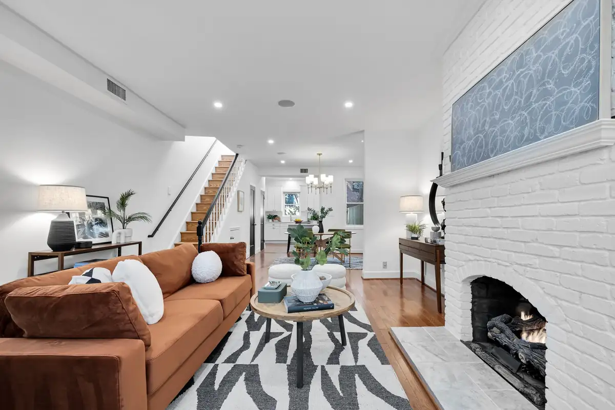 Home staging at 1007 Bryant St NE #1, photo 3 of 3