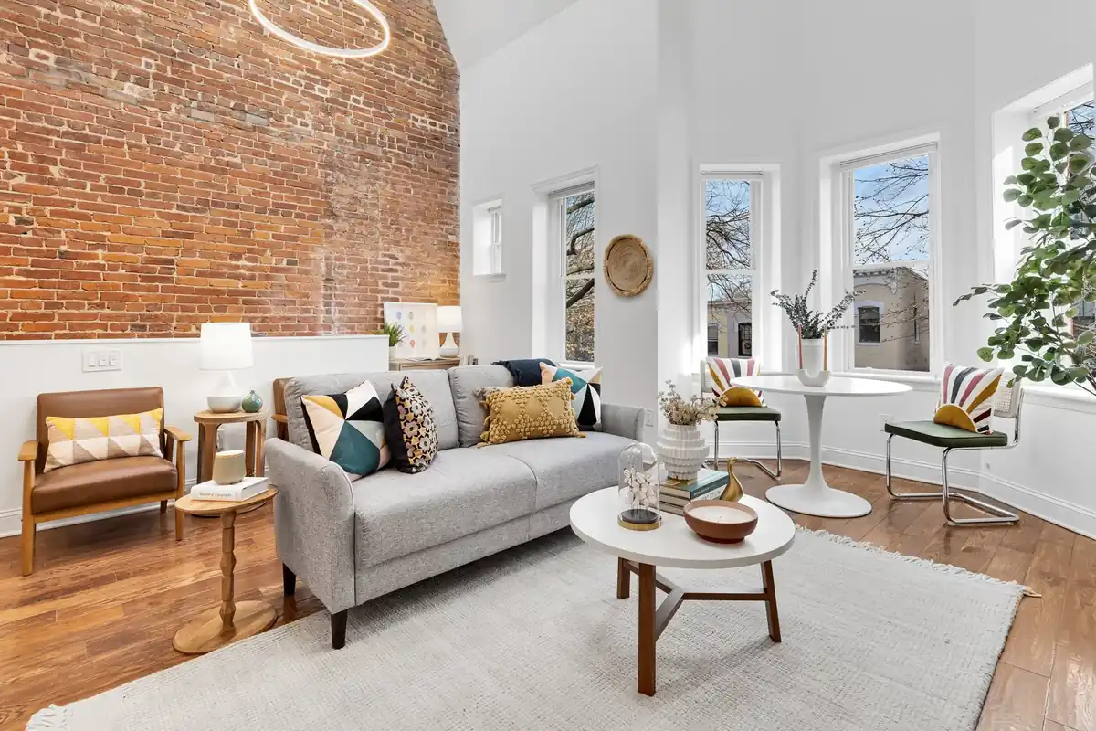 Home staging at 1606 5th St NW #2