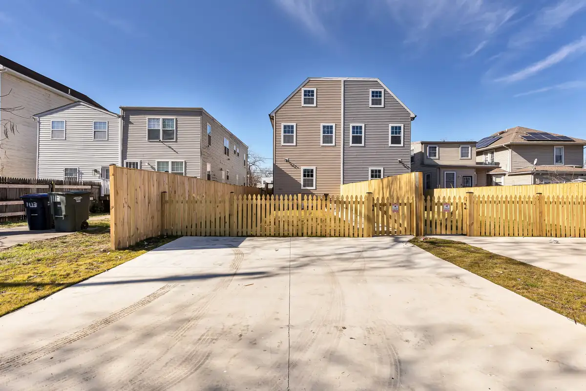 1117 46th St NE-0064.jpg