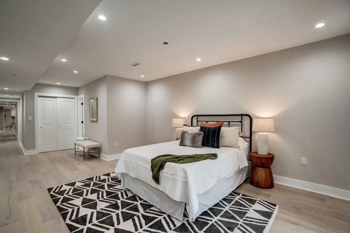 716 Kearny St NE-40.jpg