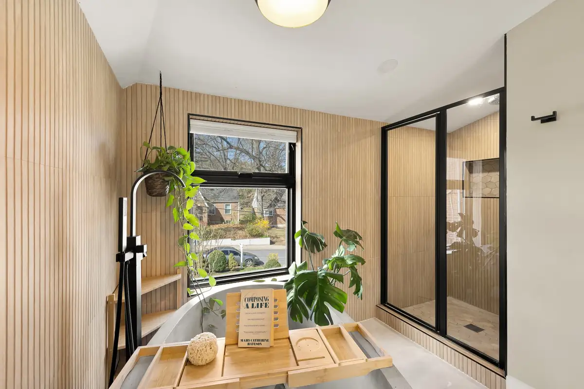 8215 Roanoke Ave Reshoot-0048.jpg