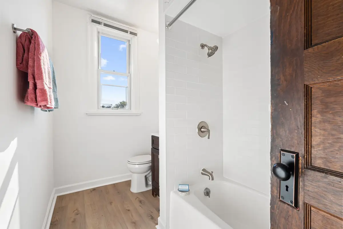 2525 12th St NW - 0025.jpg