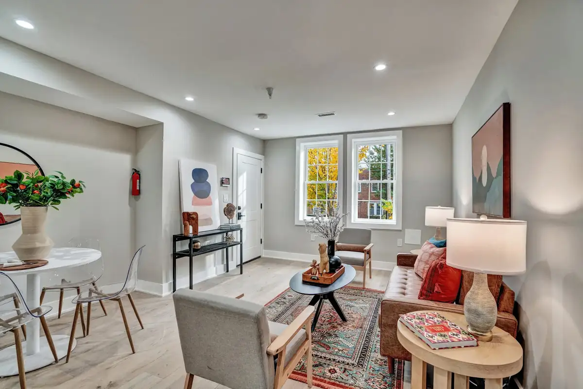 716 Kearny St NE-14.jpg