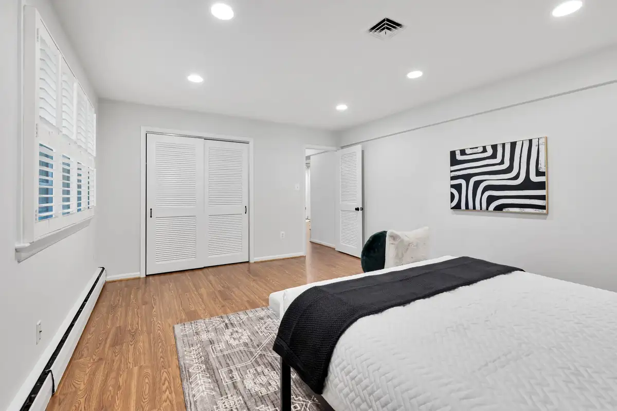 3701 23rd St N-0051.jpg