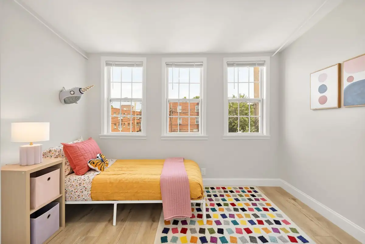 Home staging at 613 11th St NE