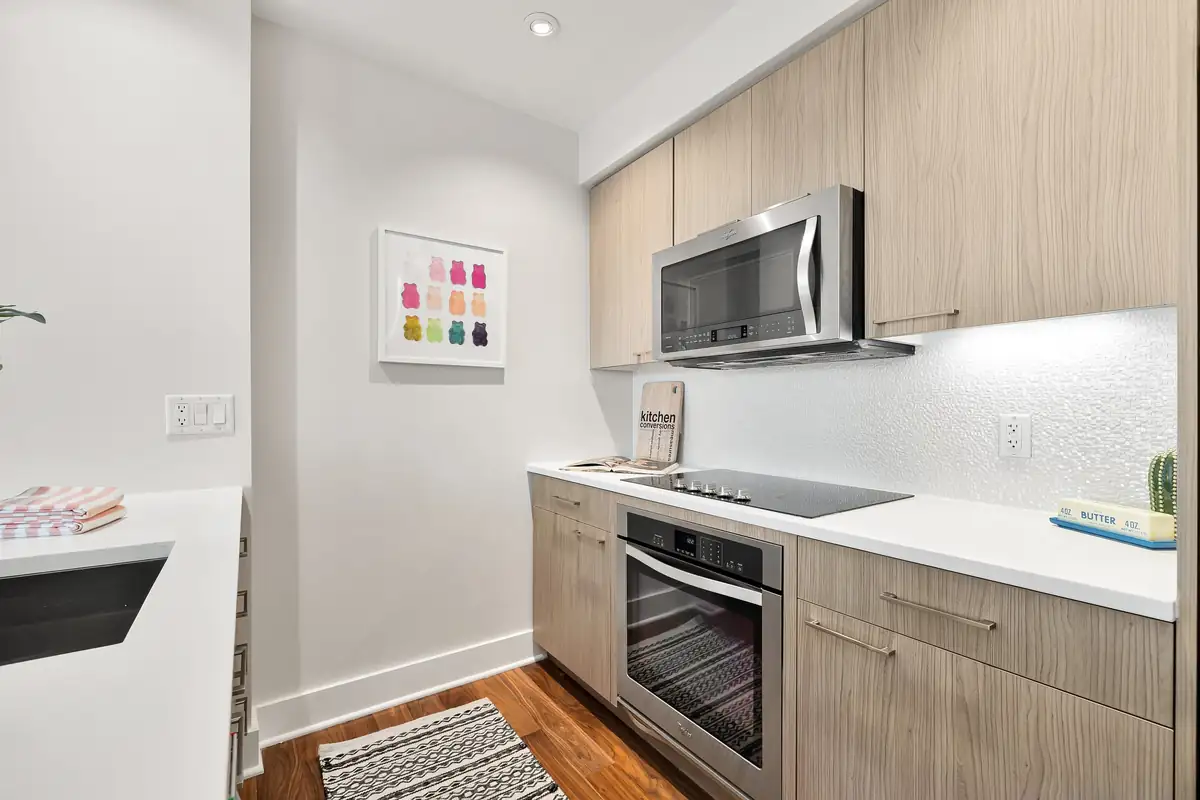 2331 15th St NW 305N-0011.jpg