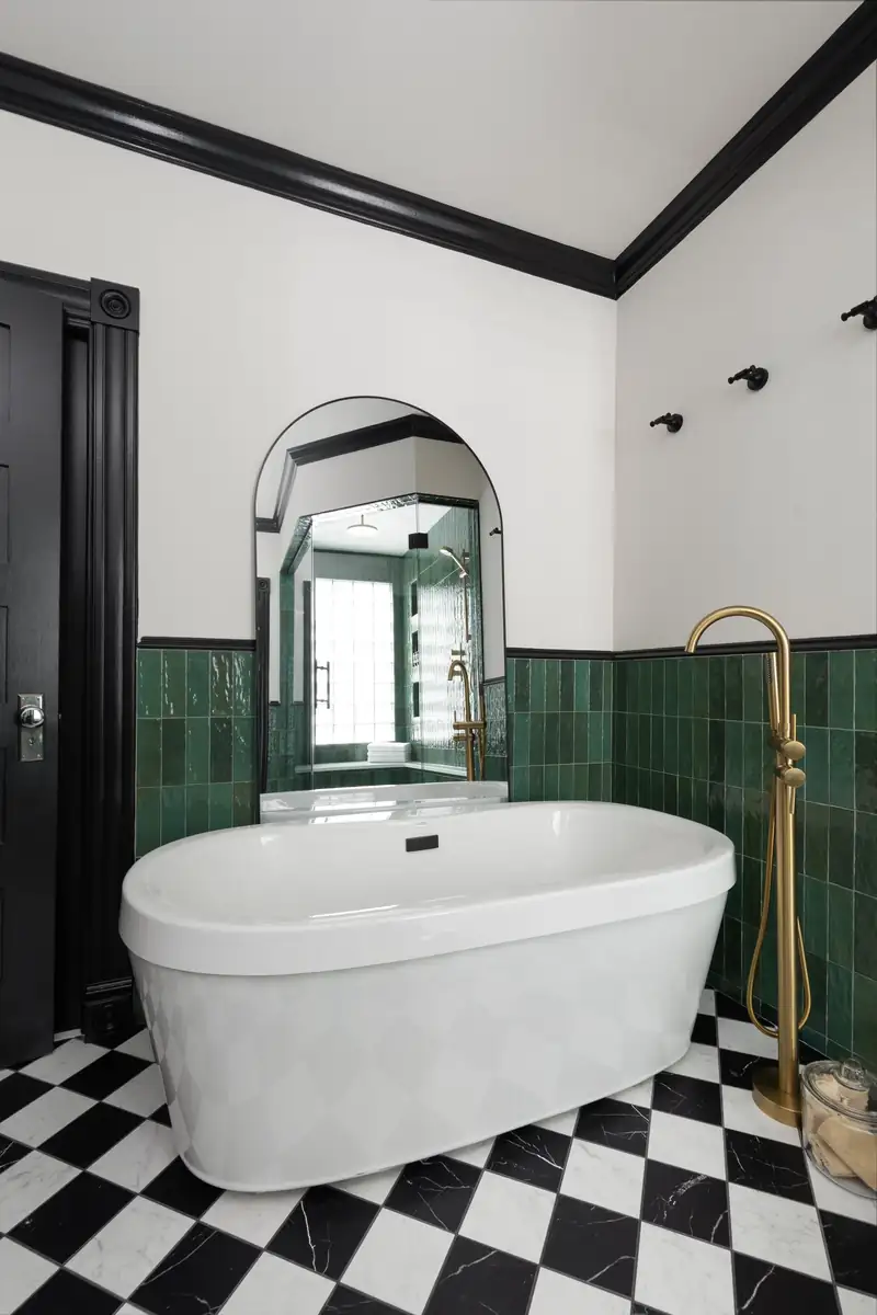 1486 Newton St NW-0013.jpg