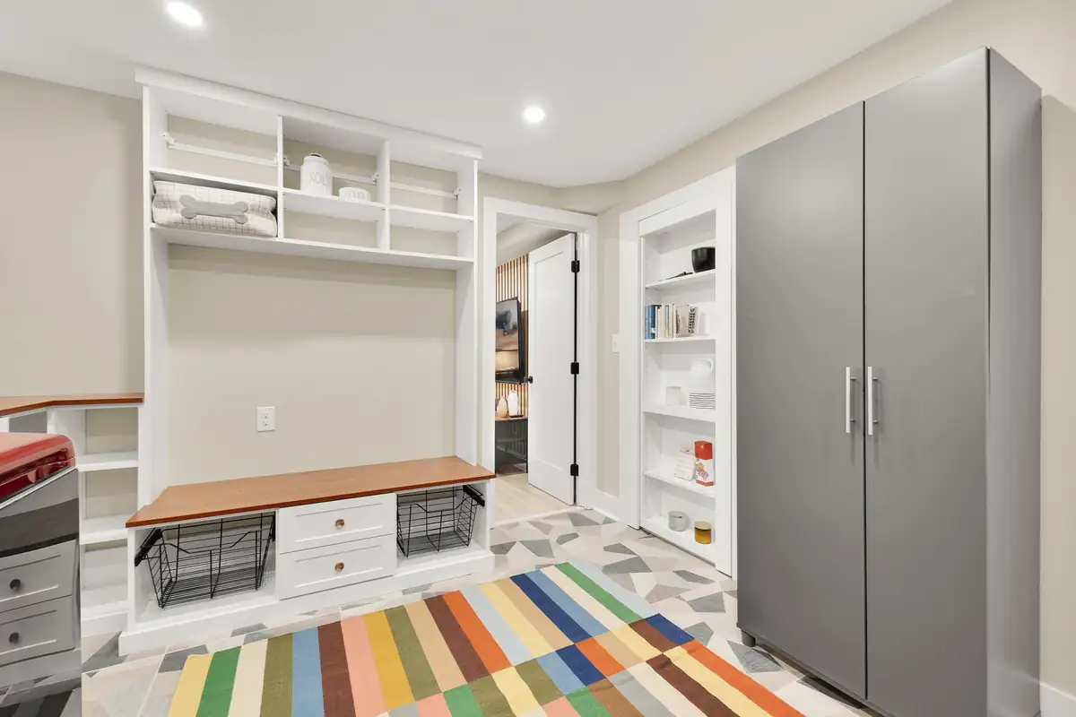 8215 Roanoke Ave Reshoot-0063.jpg