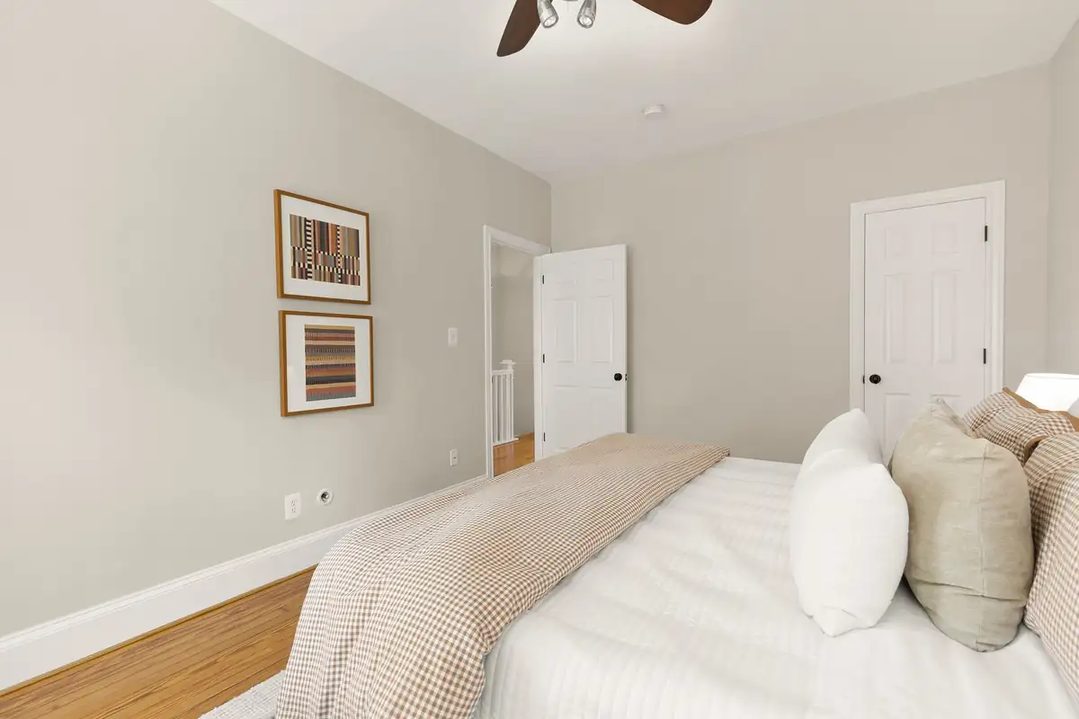 1012 10th St NE Staged-0037.jpg