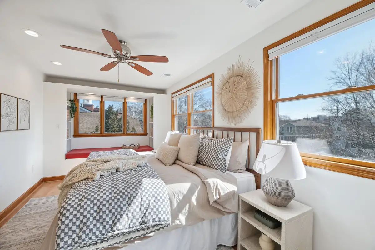 Home staging at 3700 7th St S