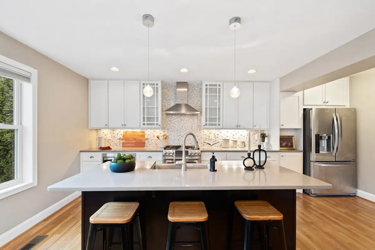 10033 Dallas Ave - 0029.jpg