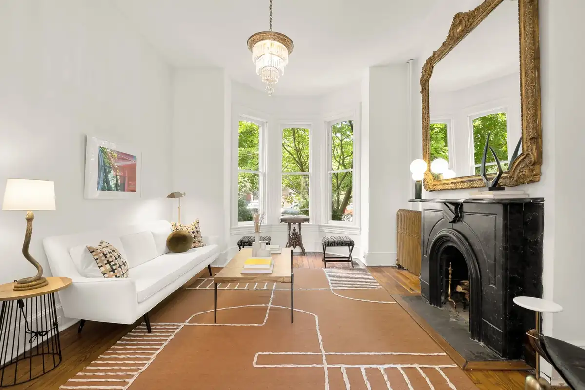 Home staging at 509 E Capitol St SE