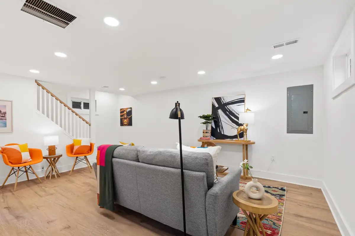 1515 Jonathan St - 0059.jpg