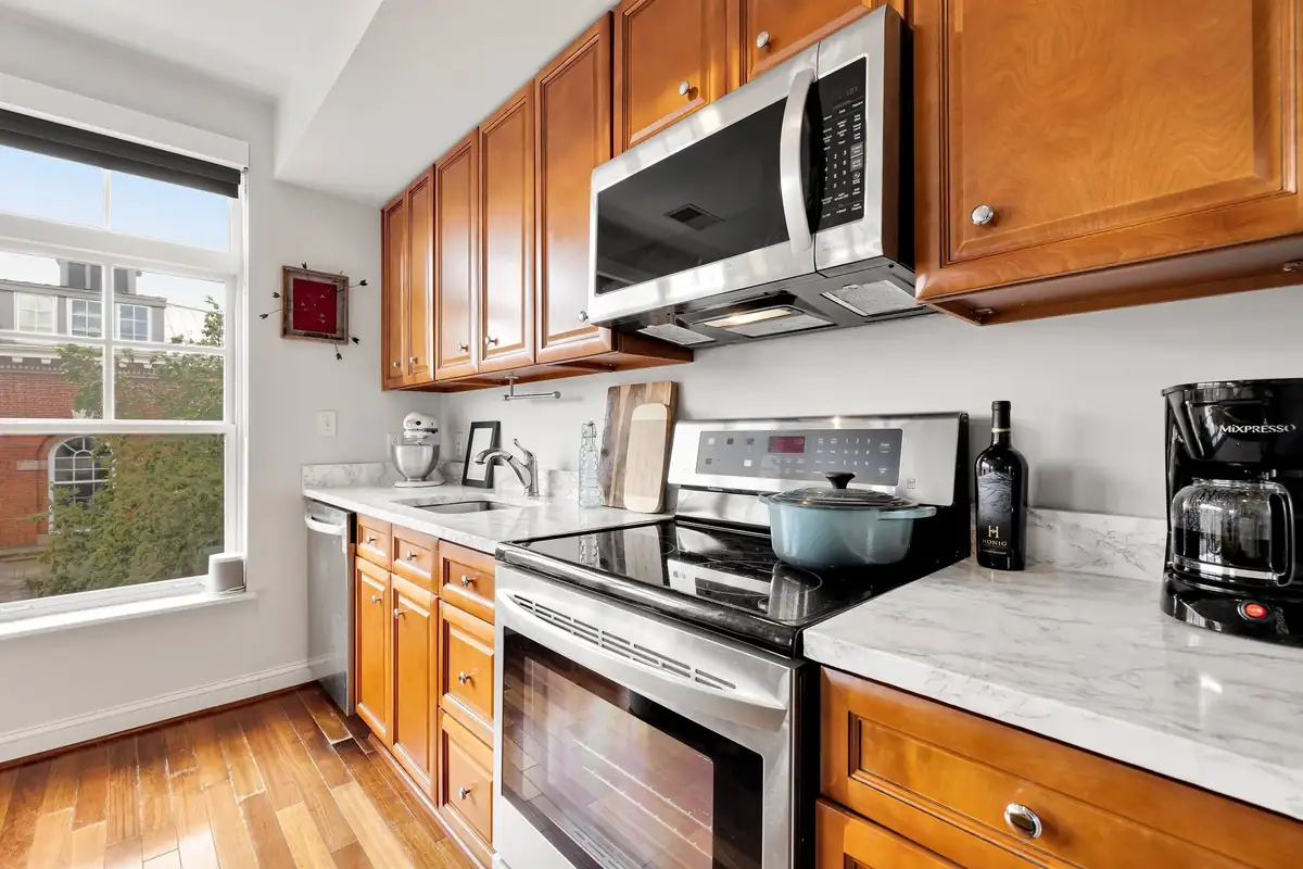 150 V St NW 306 -0011.jpg