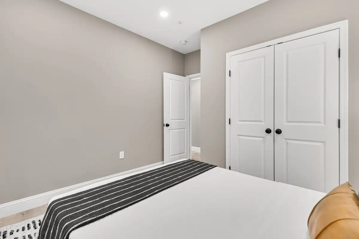 1117 46th St NE-0059.jpg