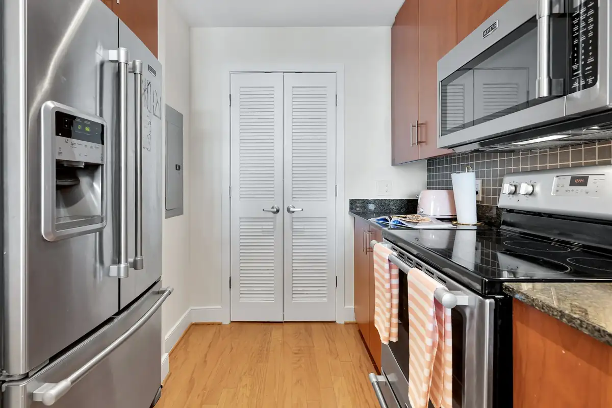 910 M St NW 801-0007.jpg