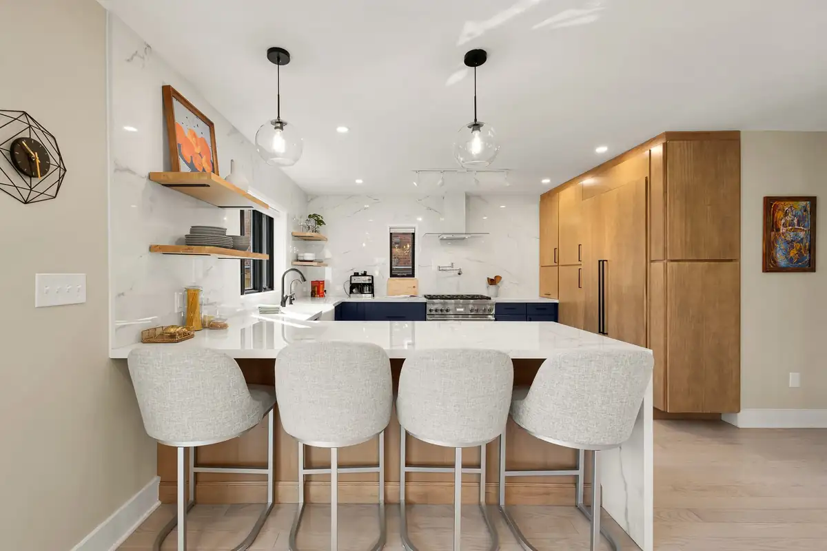 8215 Roanoke Ave Reshoot-0018.jpg