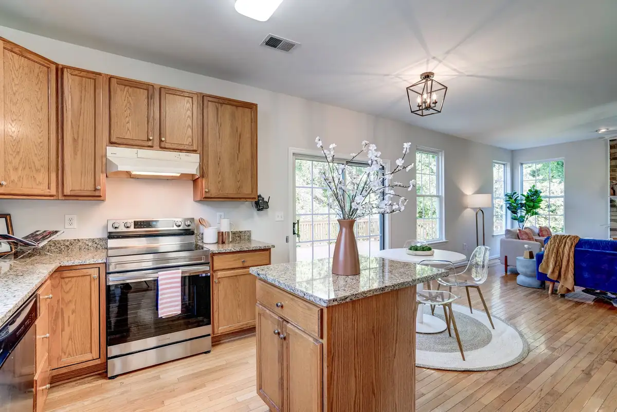 1926 Carters Grove Dr_0033.jpg