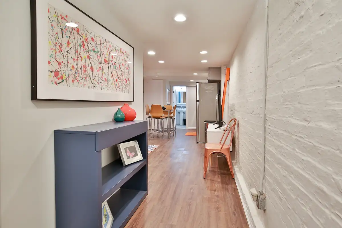 1468NewtonStEnglishBasement05.jpg