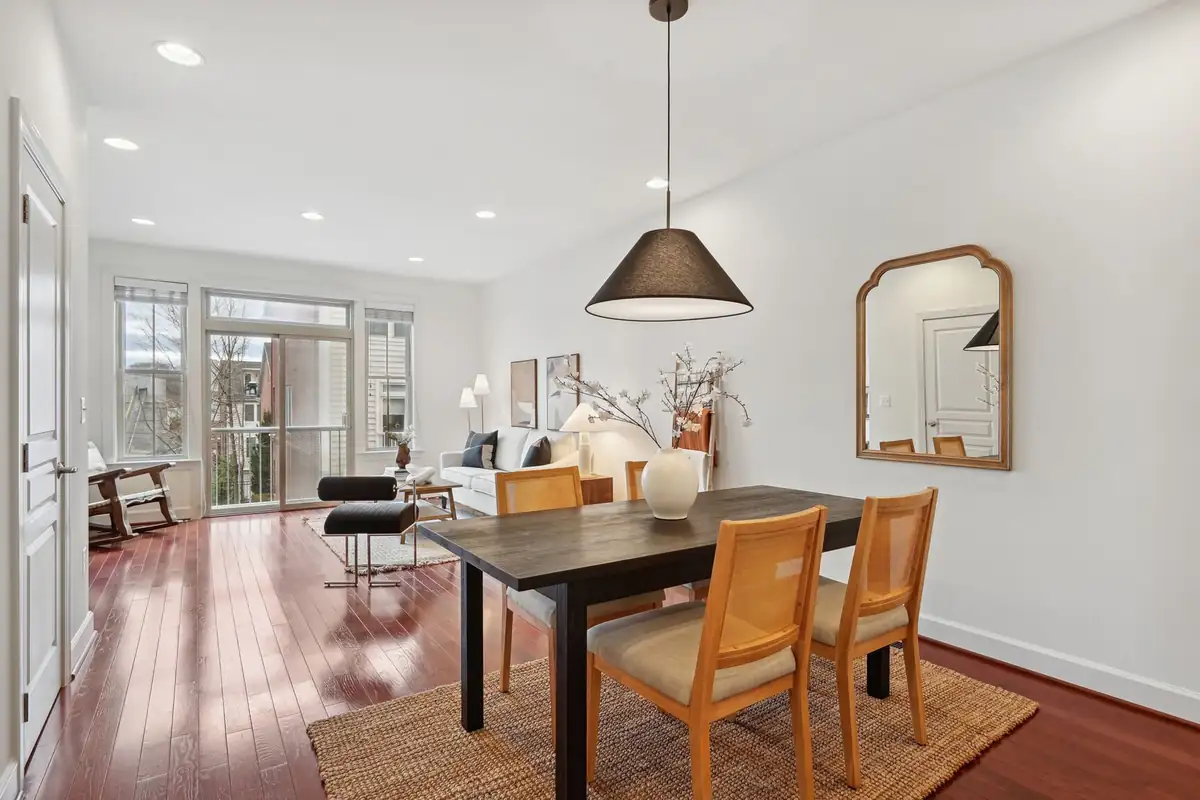 Home staging at 2551 S. Kenmore Ct