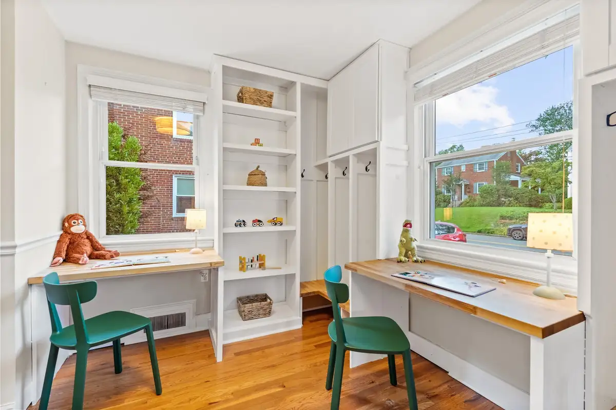 Staged home at 10033 Dallas Ave, photo by Townsend Visuals