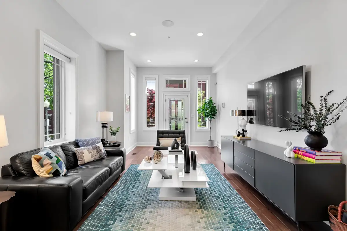 Home staging at Augmenting the Sellers Existing Furniture, photo 66 of 103