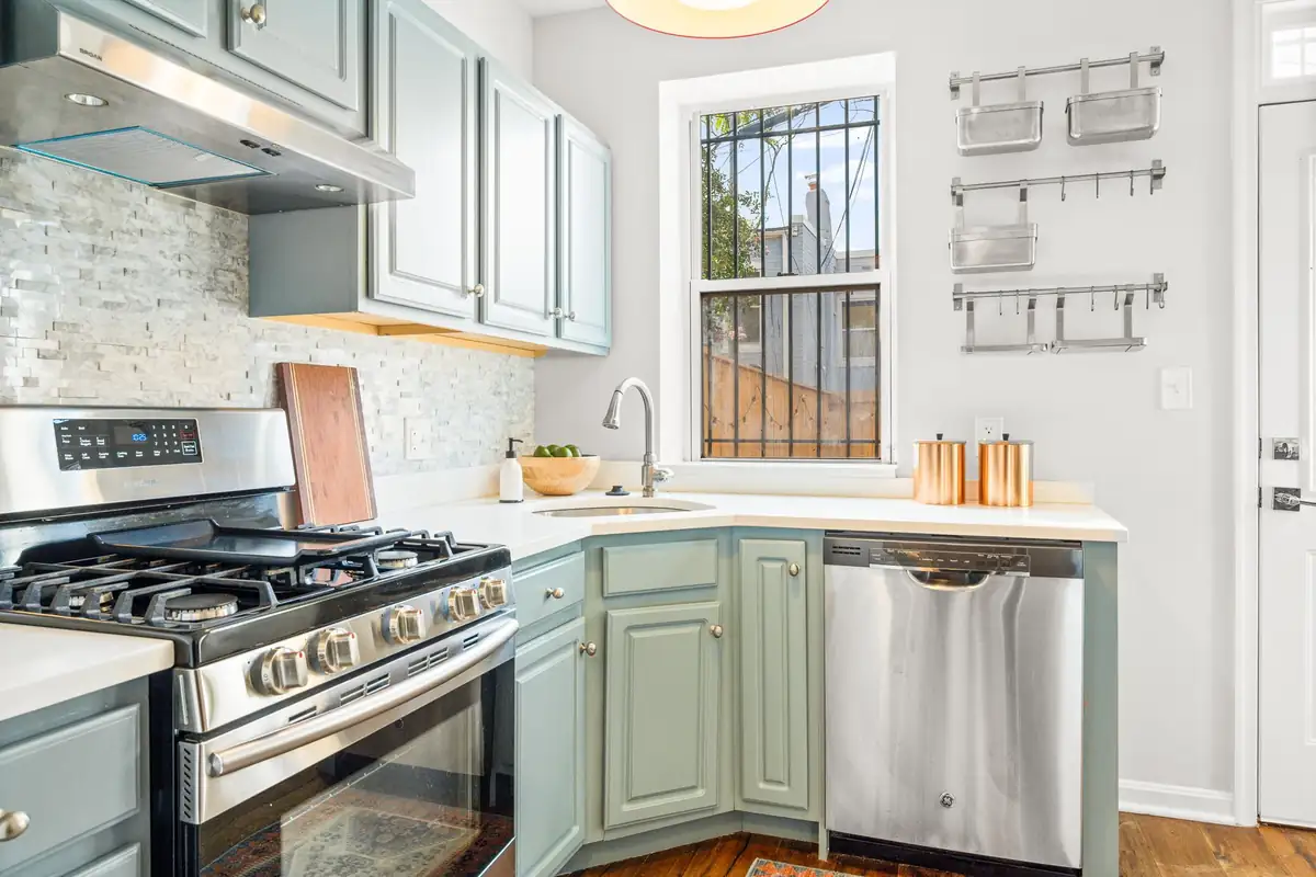 14-web-or-mls-424 Oakdale Place NW, Washington, DC 20001-13.jpg