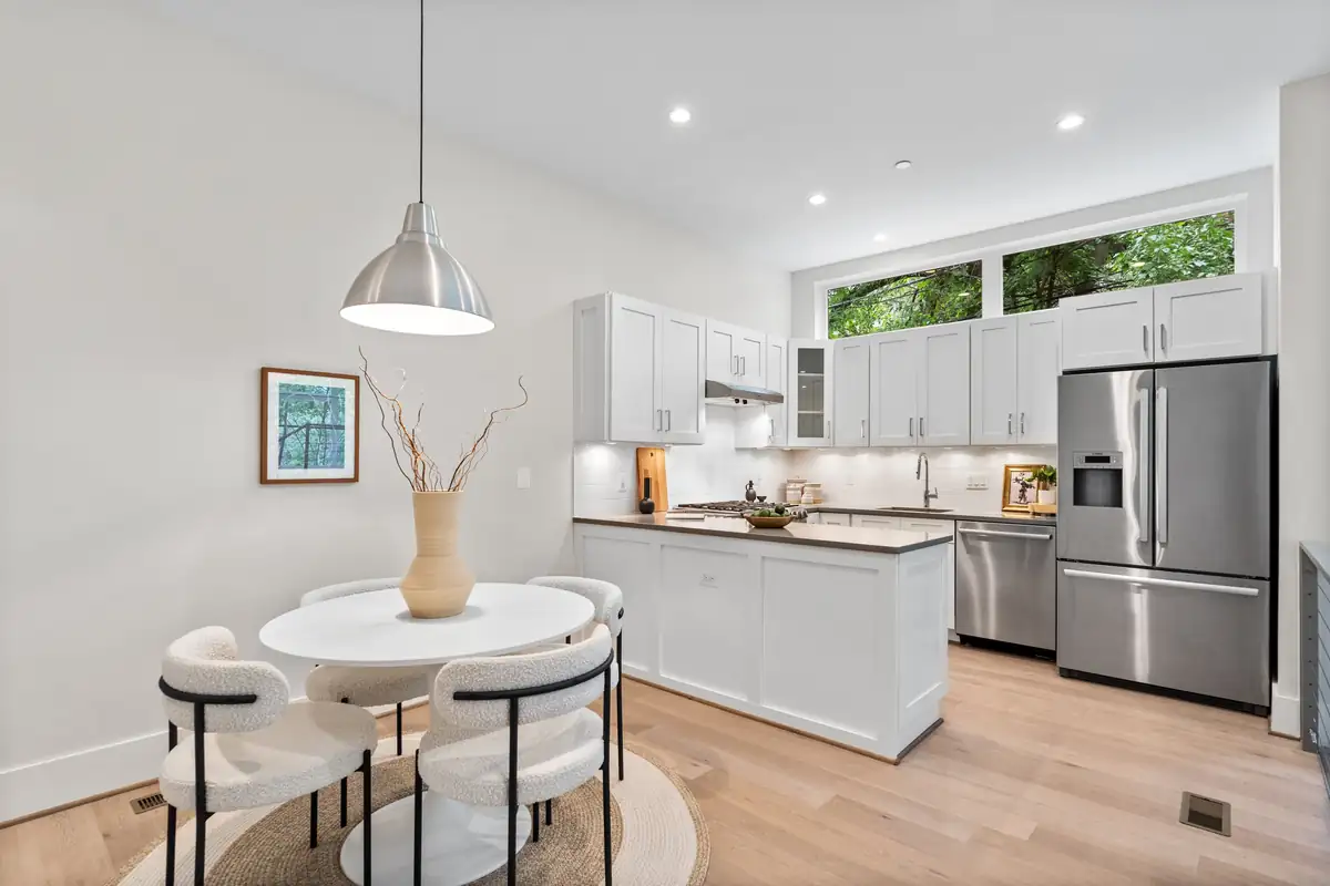 3915 Fulton St NW unit 2 - 0011.jpg