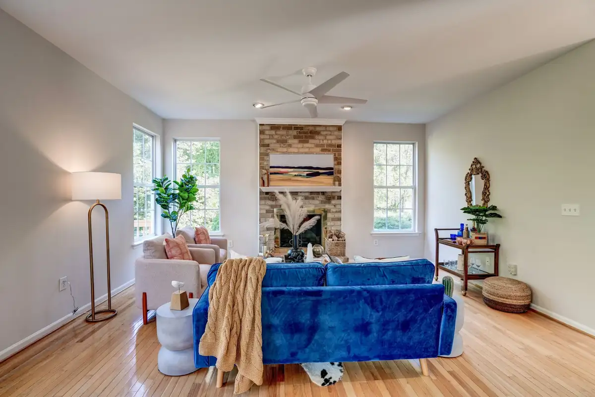 1926 Carters Grove Dr_0037.jpg