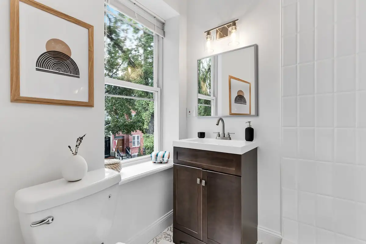 122 Thomas St NW-0033_final.jpg