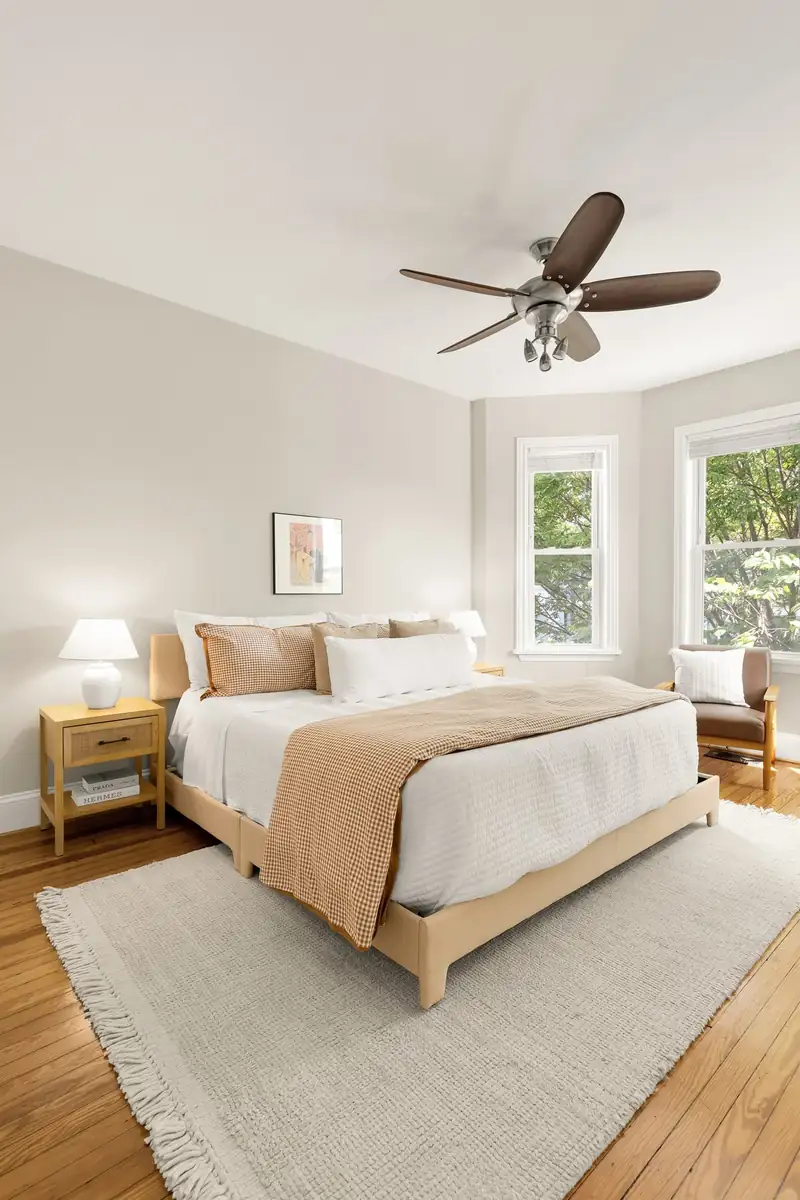 1012 10th St NE Staged-0035.jpg