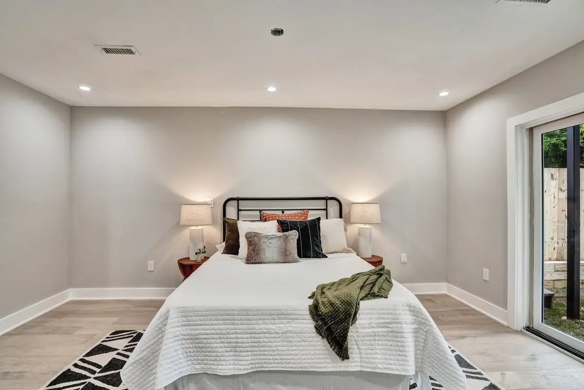 716 Kearny St NE-39.jpg