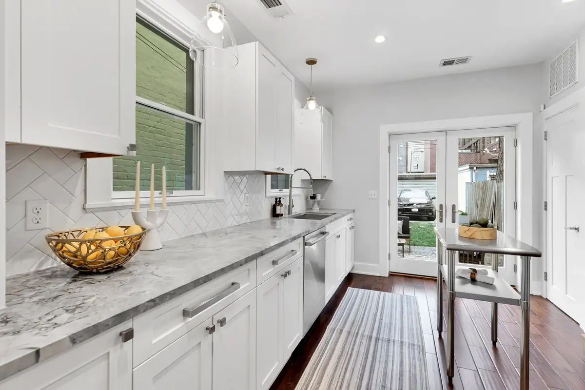 1830 6th St NW-0015.jpg
