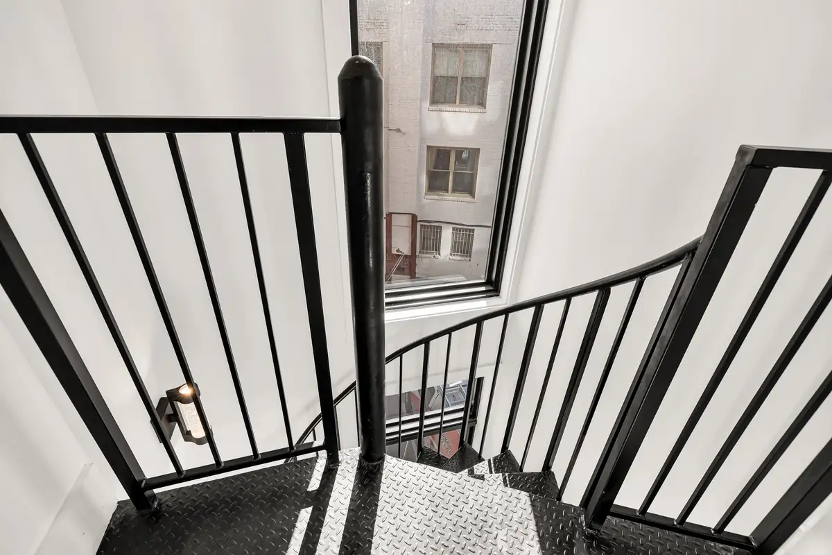 1460 Rhode Island Ave NW P8-0048.jpg