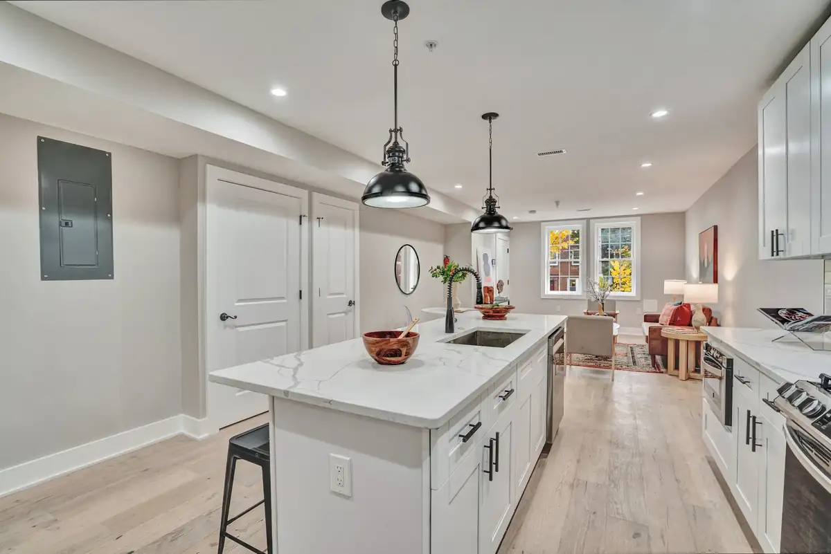 716 Kearny St NE-27.jpg