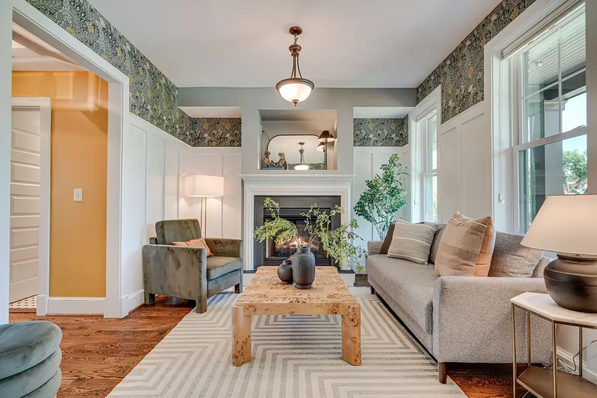 Home staging at 1603 E Capitol St SE
