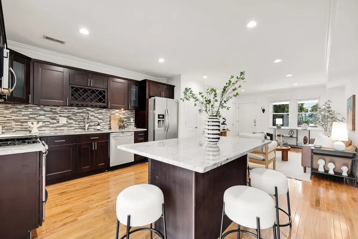 1015 15th St SE-0013.jpg