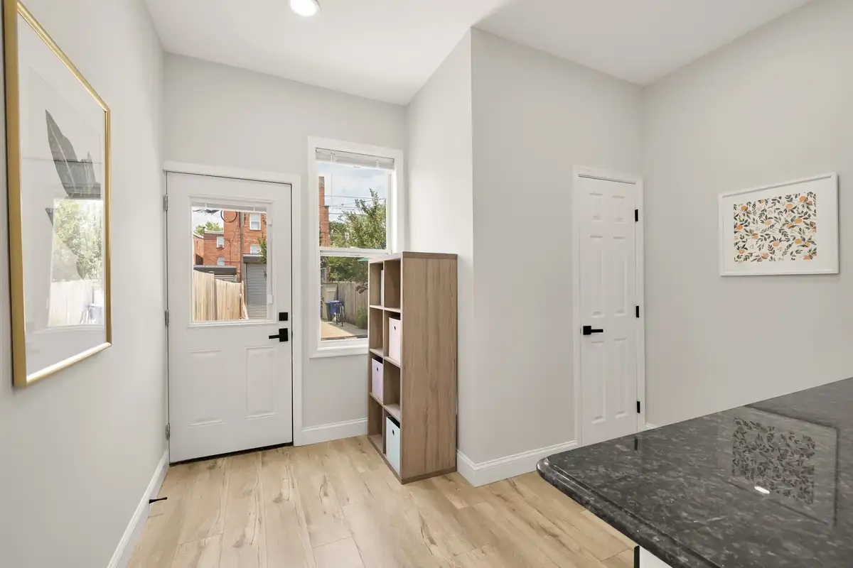 613 11th St NE-0025.jpg