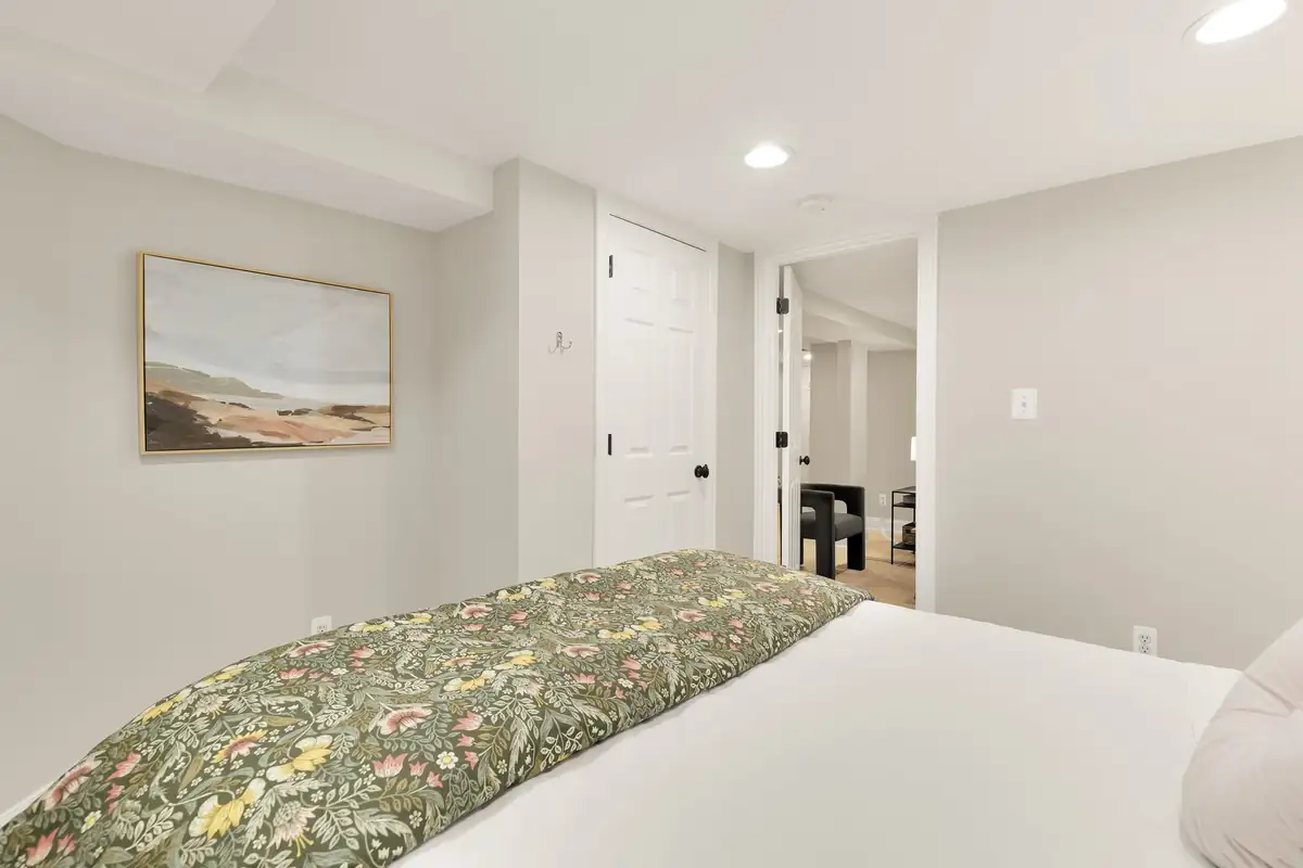 1012 10th St NE Staged-0049.jpg