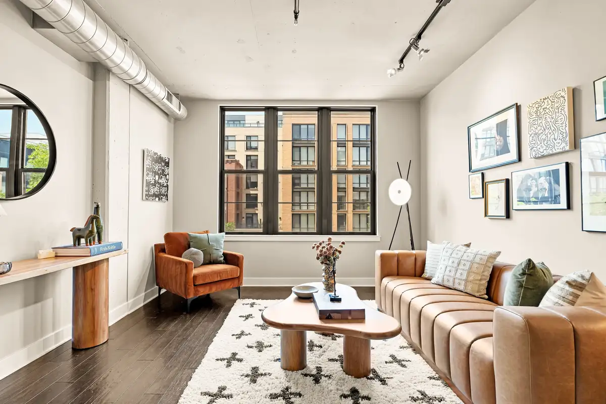 2125 14th St NW 427-0025.jpg