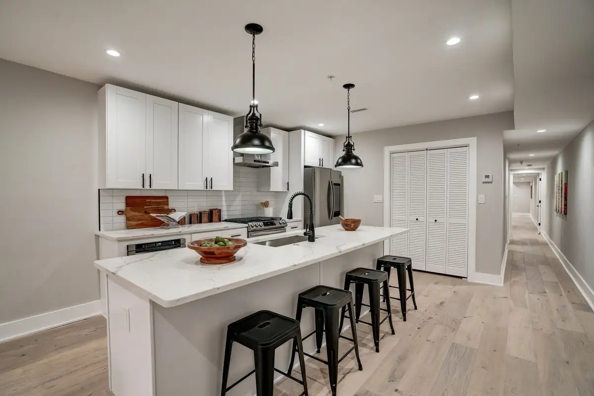 716 Kearny St NE-20.jpg