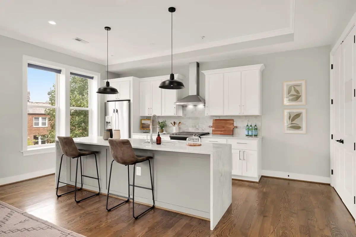 1401 K St SE 3-0012.jpg