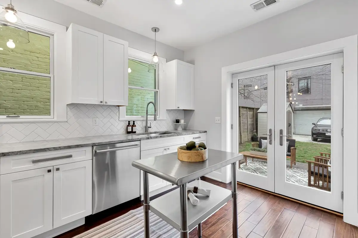 1830 6th St NW-0018.jpg