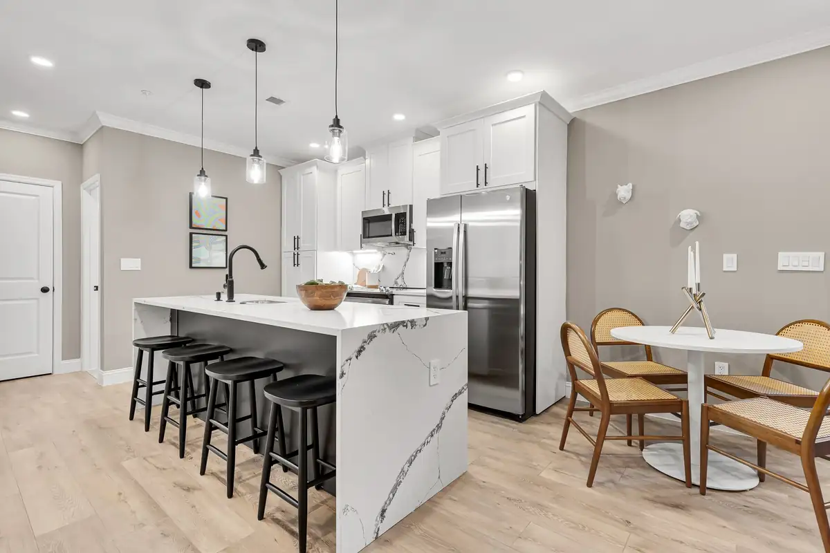 1117 46th St NE-0049.jpg