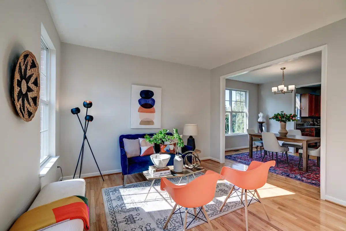 Home staging at 1926 Carters Grove Dr, Silver Spring